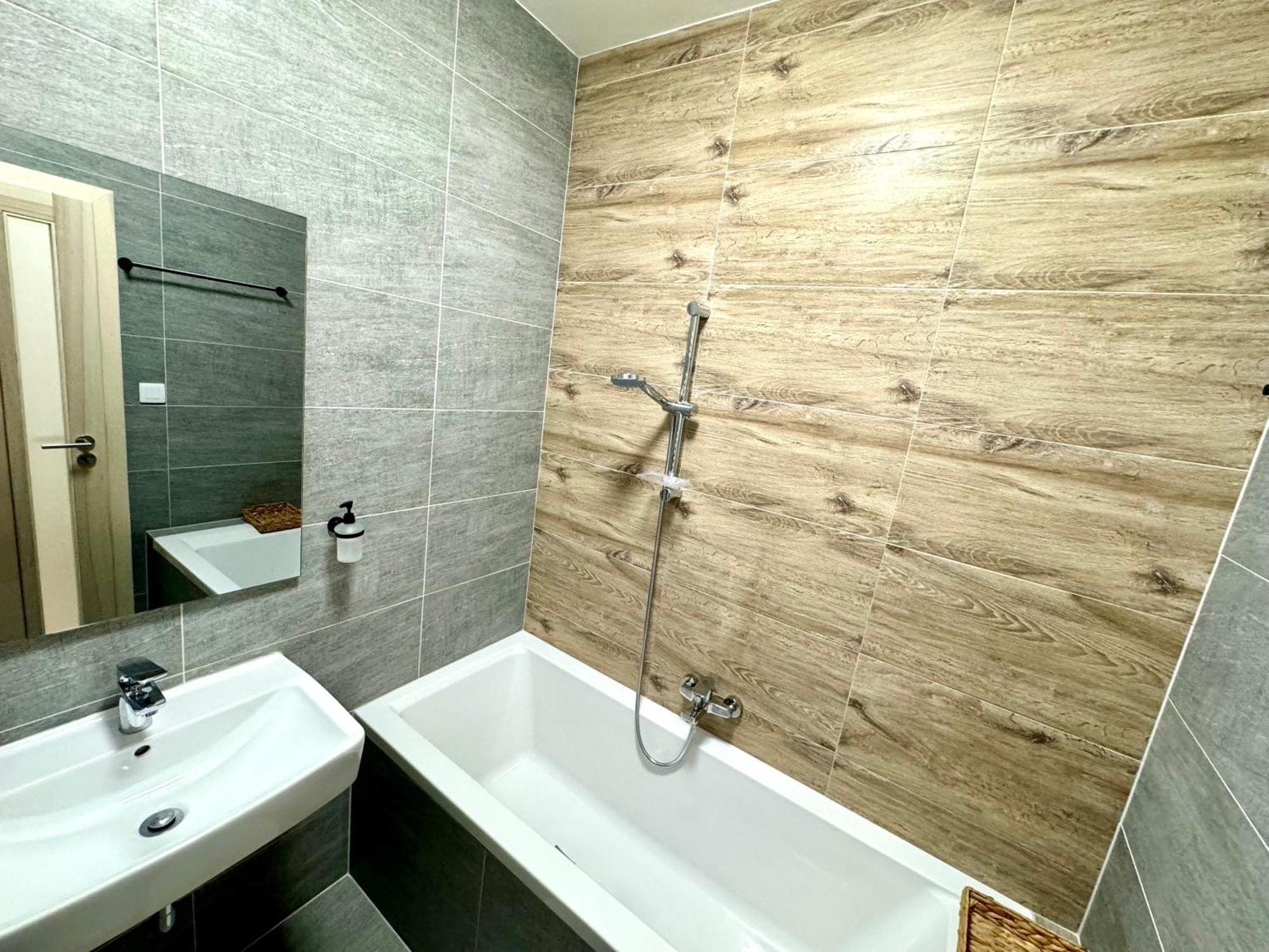 Rivercity Apartments Karlsbad Eksteriør billede